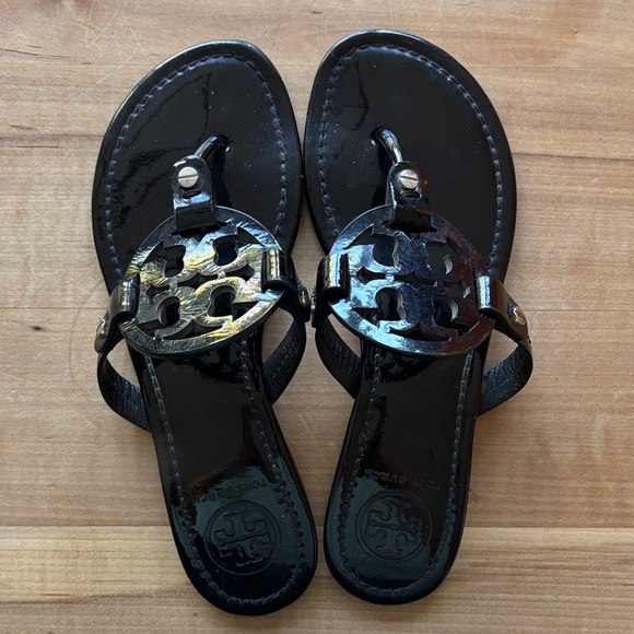 Tory Burch Black Patent Sandals - Picture 1 of 2